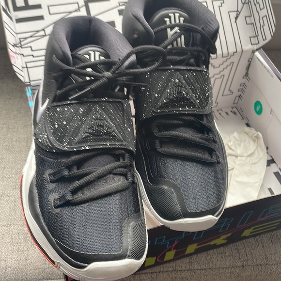 COPY - Nike Kyrie 6 Black White 2019 - Size 7 “NEW” - Picture 2 of 6